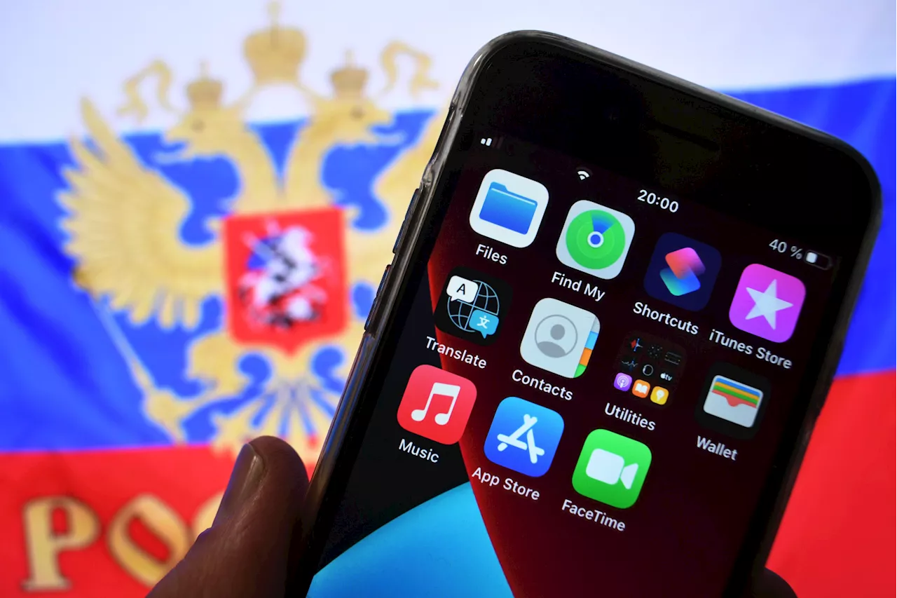 Russian Officials Defy Putin's iPhone Ban As Sales Quadruple