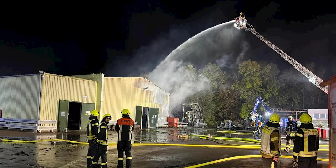 Rauchs&auml;ule &uuml;ber Rothenburg: Gro&szlig;brand bei Electrolux sorgt f&uuml;r stundenlangen Einsatz