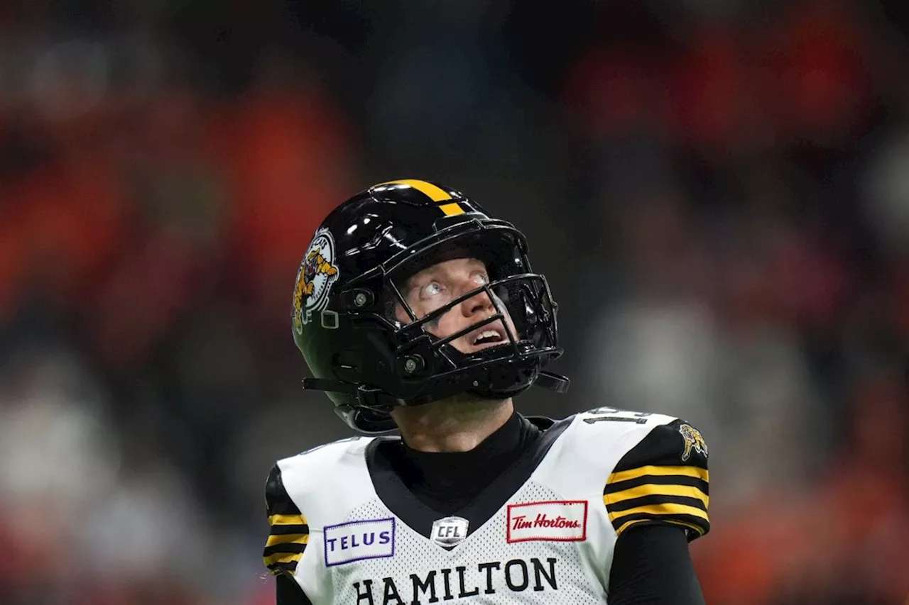 Veteran Ticats quarterback Mitchell poised to claim first CFL passing title