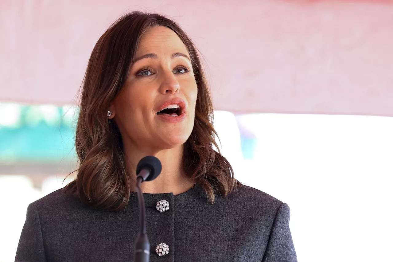 Hollywood stars hit the road to push vote for Harris