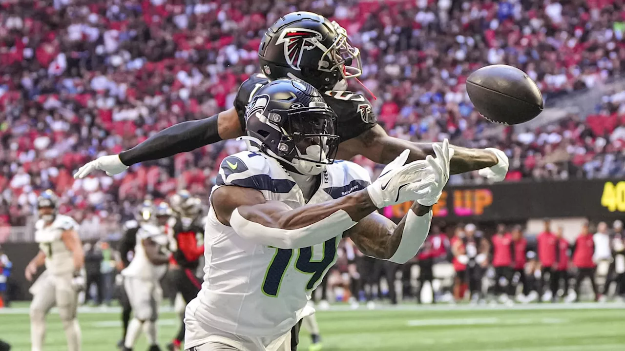 Report: Seattle Seahawks' DK Metcalf Considered 'Week to Week' With Knee Injury