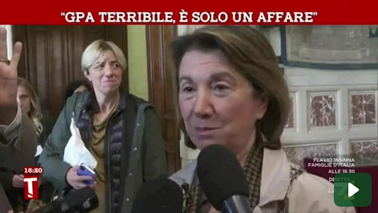 Maternità surrogata: scontro tra la ministra Roccella e l'Ordine dei medici