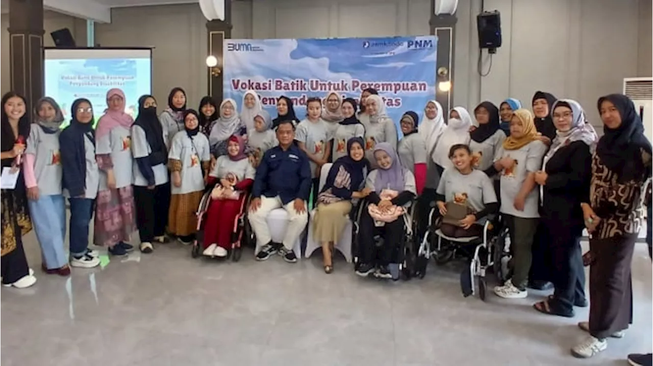 PNM dan JAMKRINDO Latih Perempuan Disabilitas Jadi Wirausaha Batik