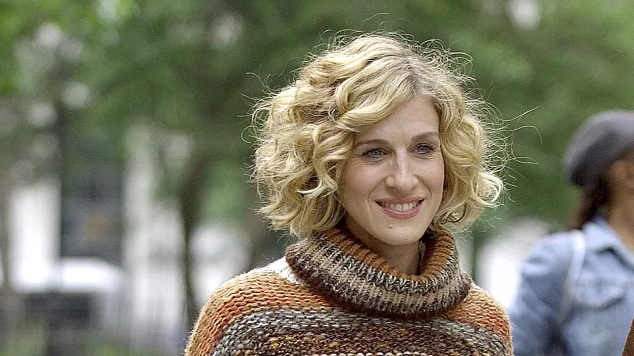 7 Herbst-Looks von Carrie Bradshaw aus den 2000ern – die auch heute noch angesagt sind