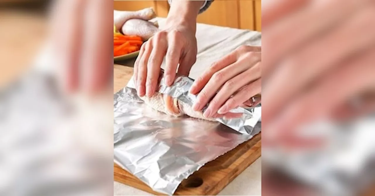 क्या आप भी Aluminium Foil में पैक करते हैं लंच? नुकसान जानकर पकड़ लेंगे माथा