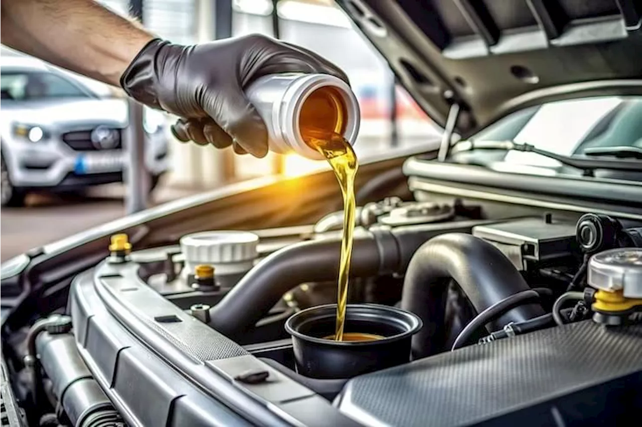 Engine Oil : क्या आपकी कार में कम हो गया है इंजन ऑयल? तीन अहम बातें जो बताती है क्या है पूरा माजरा