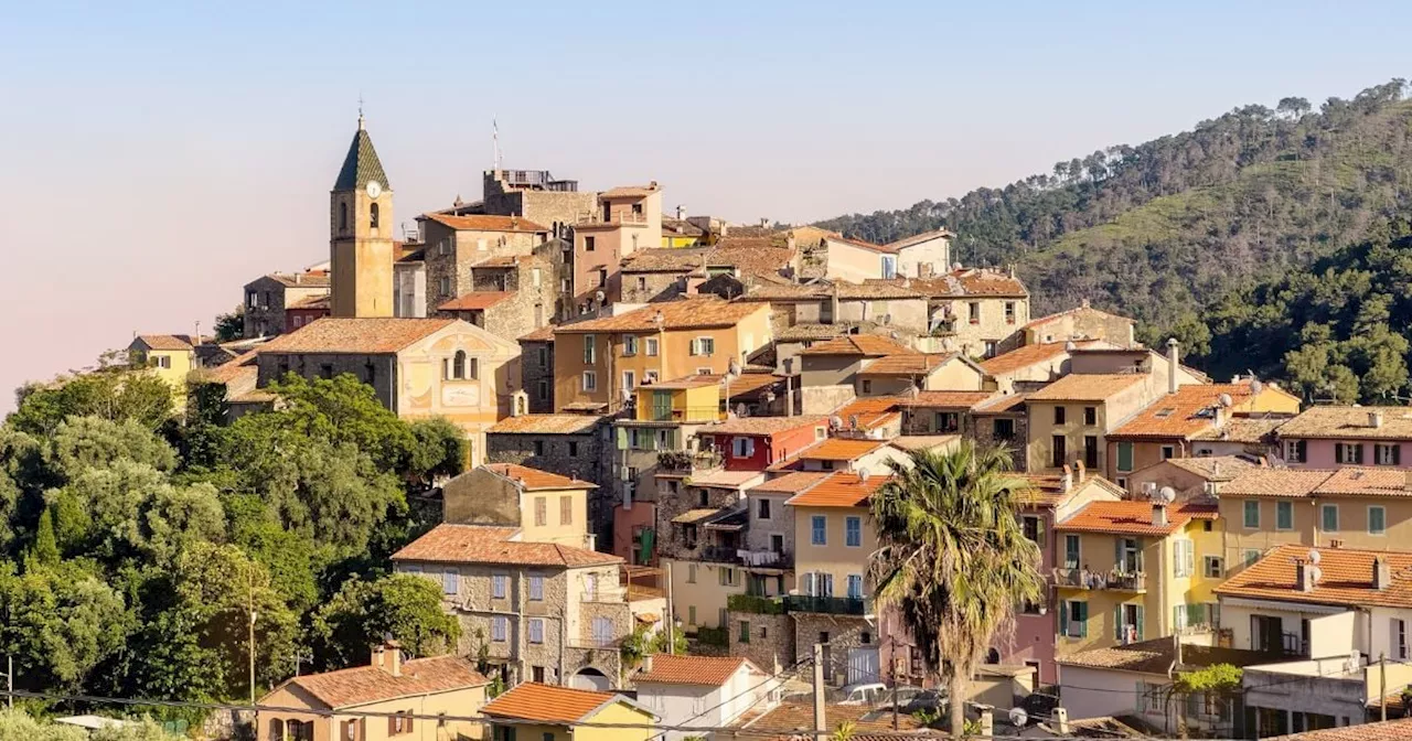 Ce village médiéval des Alpes-Maritimes offre un paysage à couper le souffle !