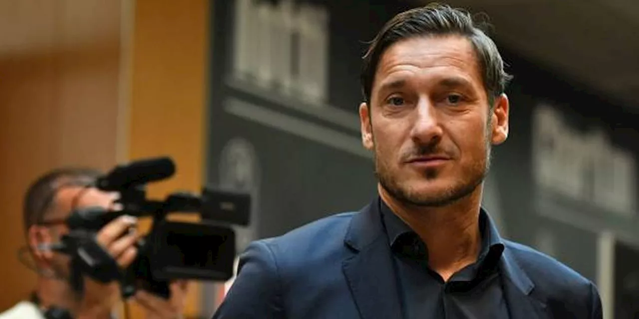 Pada Usia 48 Tahun, Francesco Totti Isyaratkan Siap Bermain Lagi