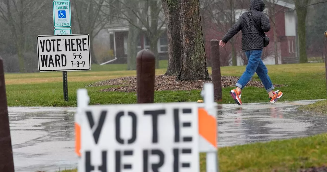 Early voting begins in battleground Wisconsin Tuesday, with nudge from Obama and Walz