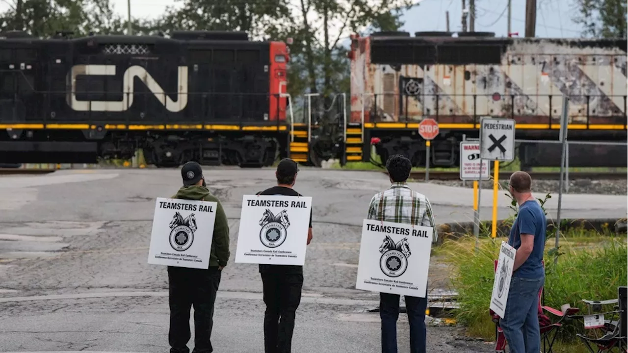 Feds' order to end rail shutdown 'unprecedented,' labour tribunal says