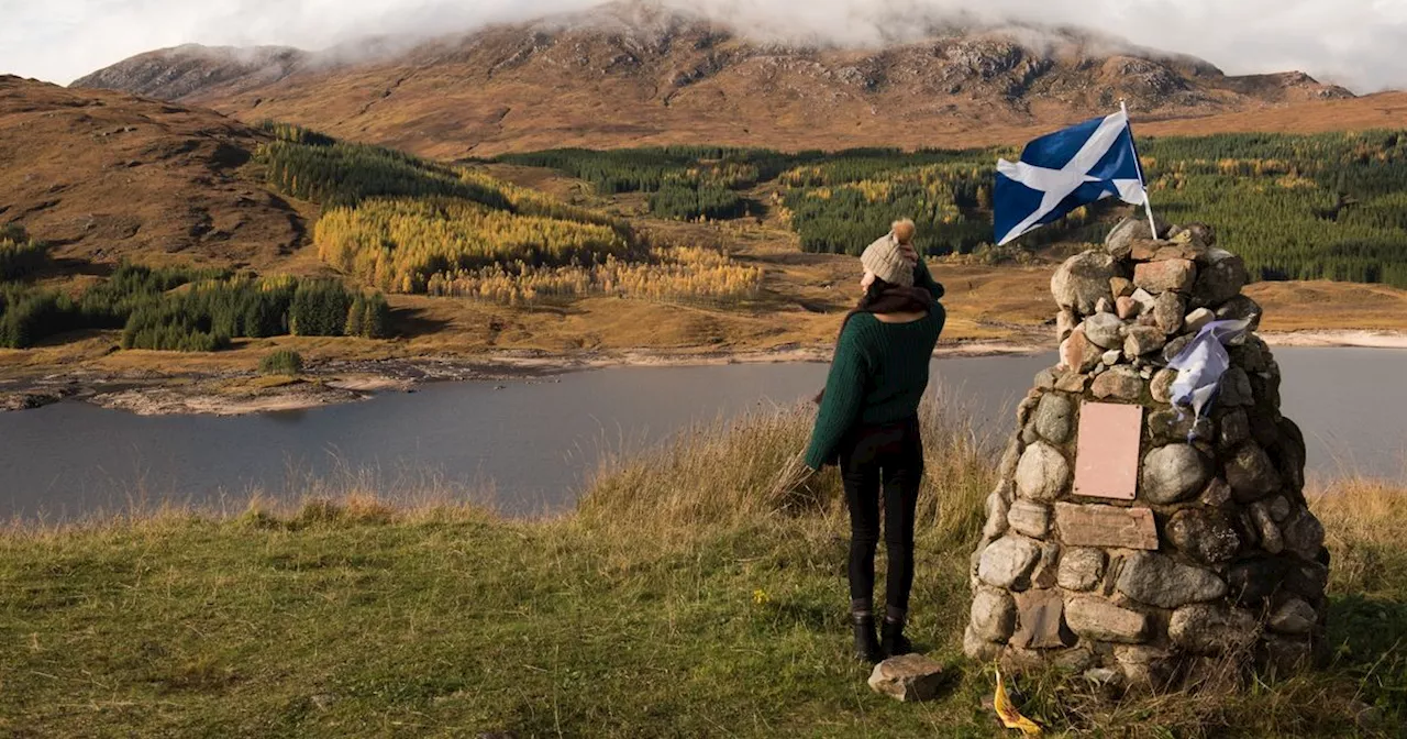 Famous Scottish beauty spots hiring staff with no experience needed