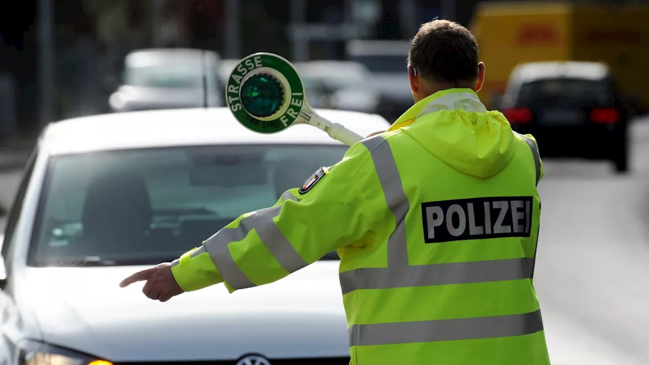 Kontakloses Bezahlen: Polizisten in NRW sollen Strafzettel bald per Handy kassieren