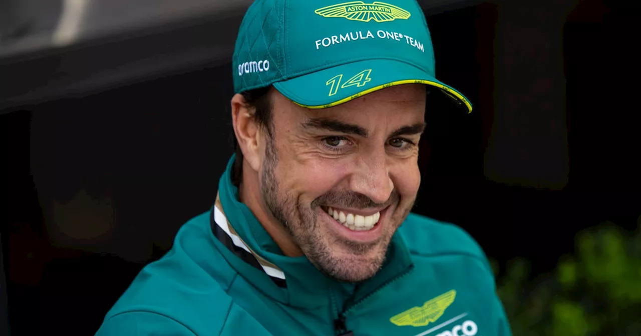 Fernando Alonso festeggia i 400 GP con un casco speciale che raccoglie le immagini più iconiche della sua carriera