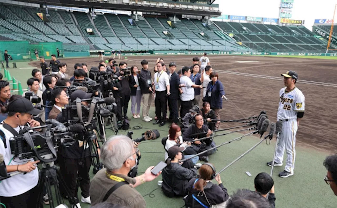 虎のソナタ 久々のタテジマも変わらずカッコイイ！ 藤川球児監督は「おなか出てます」と言うけれど…