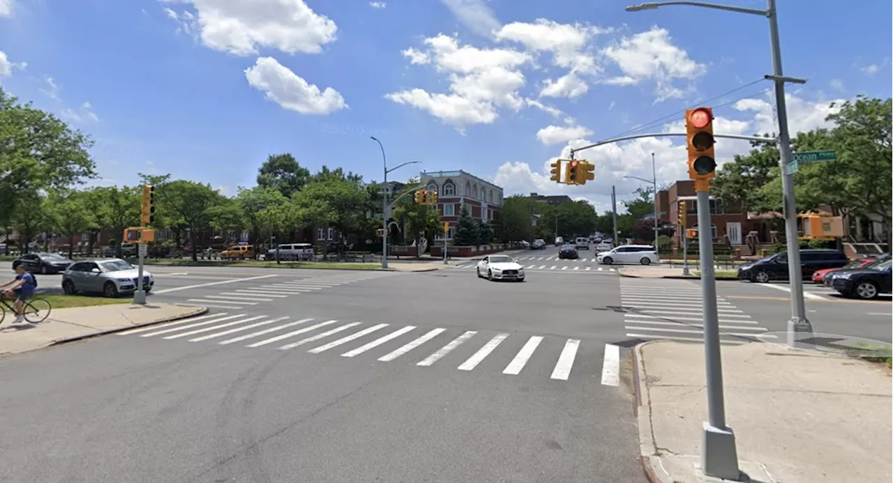 NYPD: 7 cars collide at Brooklyn intersection, injuring 17 people