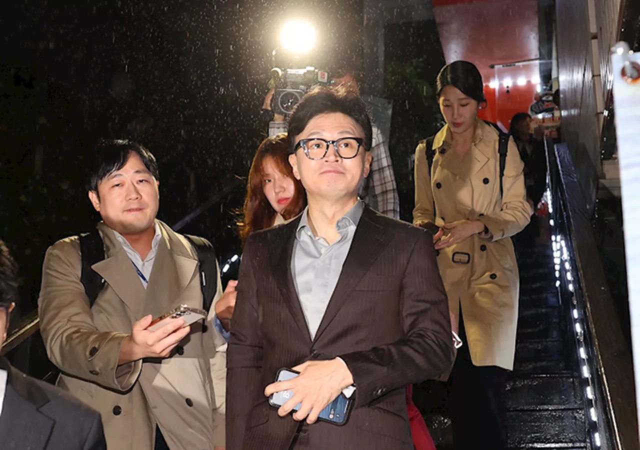 ‘김건희 철벽’ 절감 한동훈, 친한계와 예정 없던 ‘시위성 만찬’