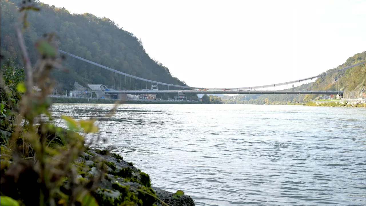 306 Meter lang, 13.000 Tonnen - Dieses Bauwerk in Linz ändert für Pendler jetzt alles