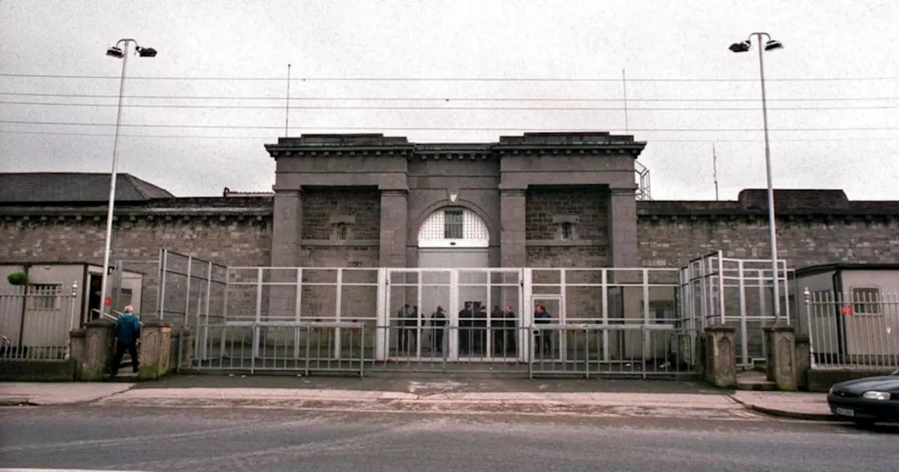 Trial of transgender woman accused of making threats in Limerick Prison begins