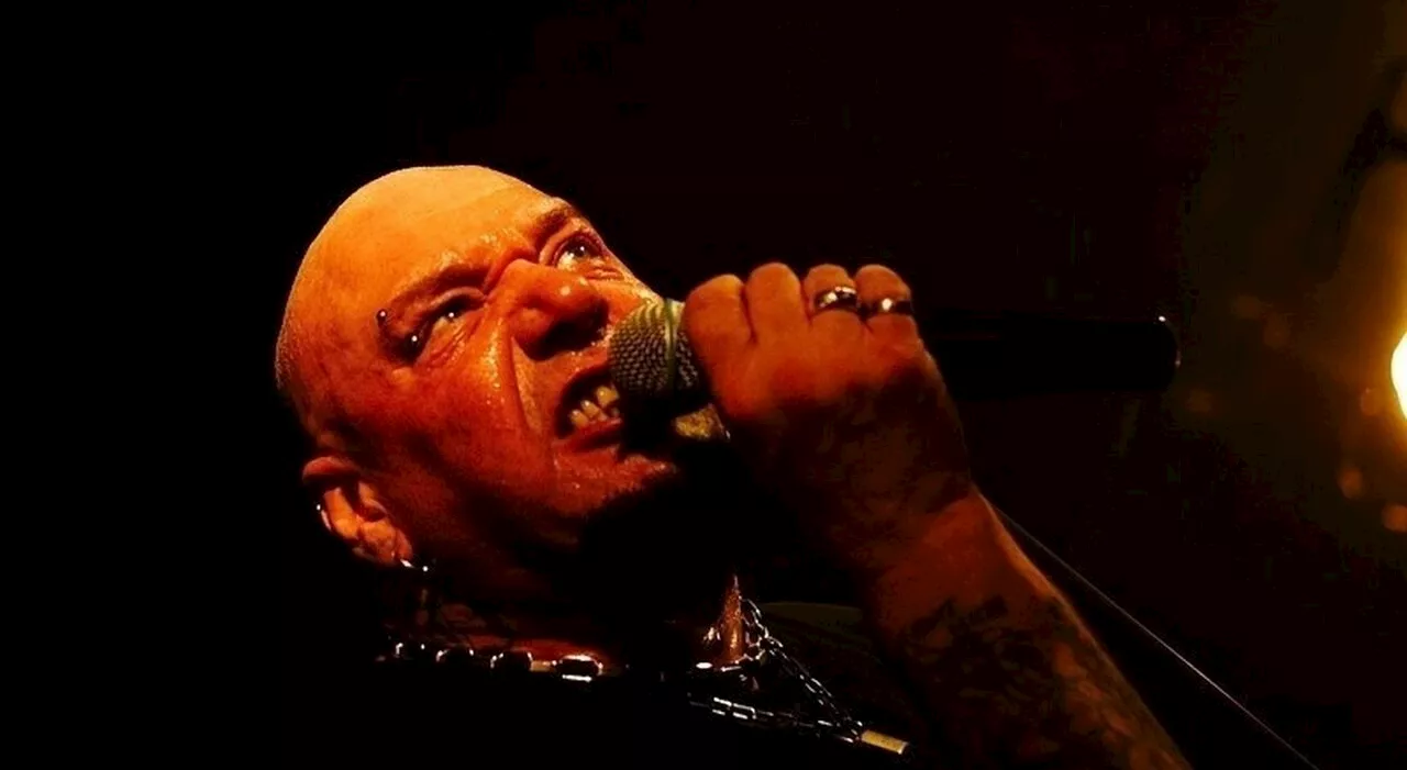 Paul Di'Anno è morto, aveva 66 anni: è stato il cantante degli Iron Maiden. La malattia e gli ultimi anni sull