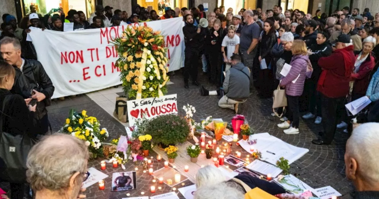 Verona, sinistra in piazza per l'immigrato col coltello: "Andava aiutato"