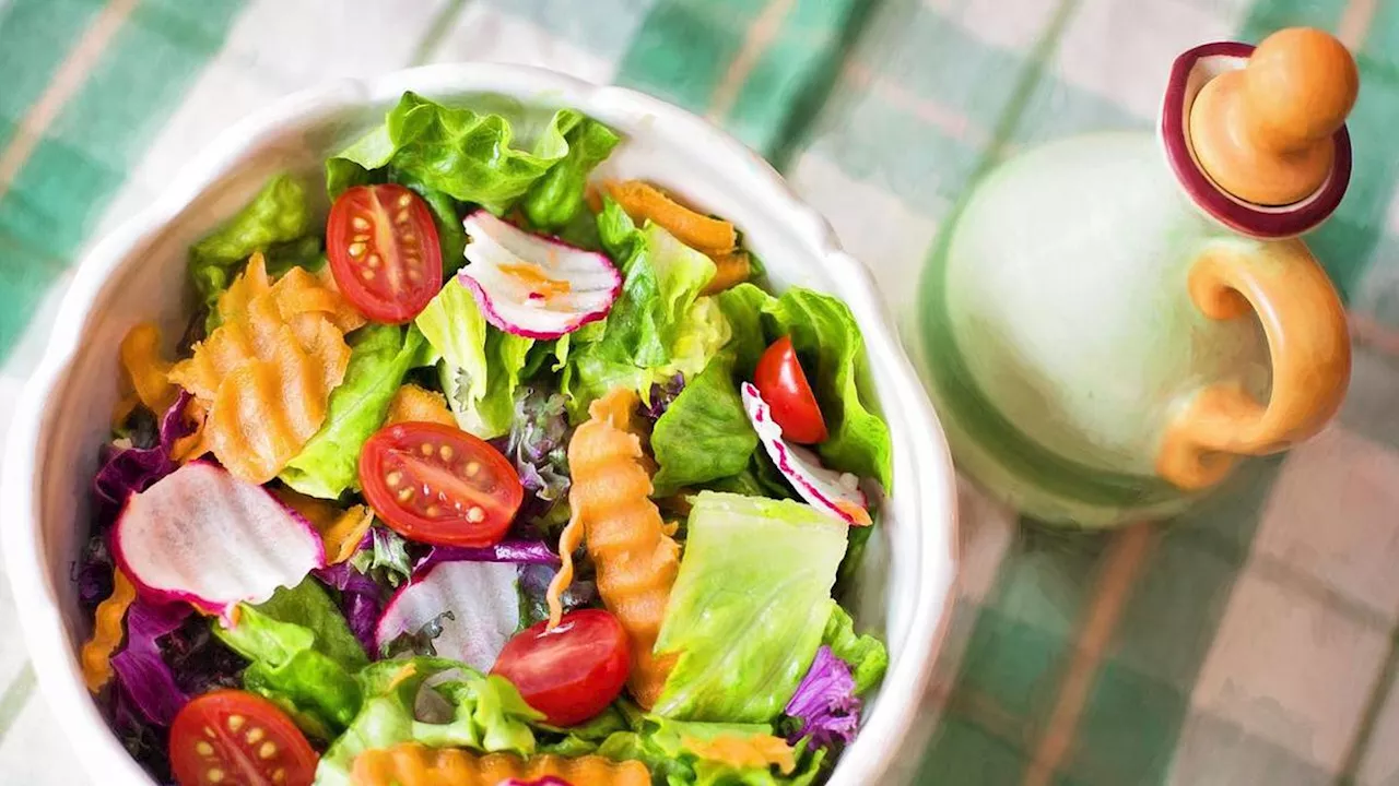 4 Tips Membuat Salad Sehat, Santap Hidangan Segar Bebas Kolesterol dan Lezat