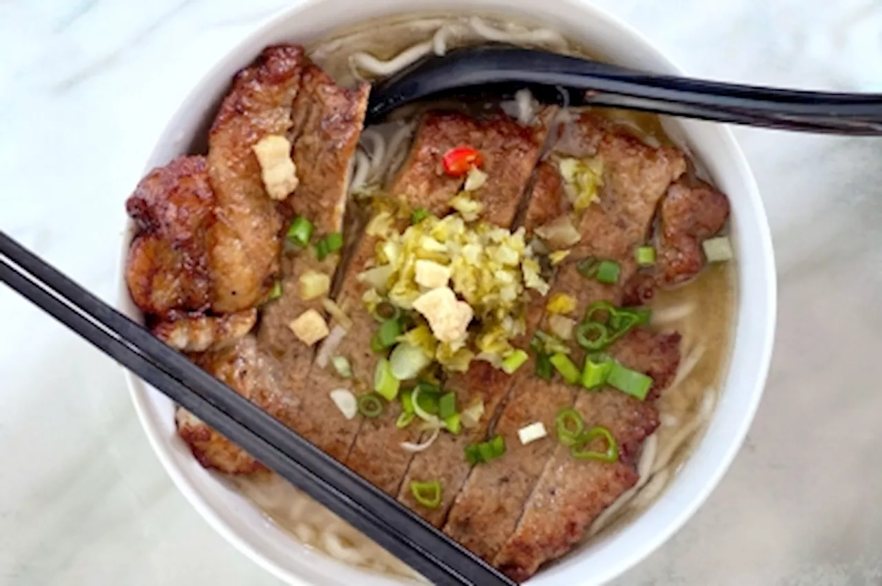 Savour ‘cha chaan teng’ style pepper pork chops and springy homemade noodles at SiJiaLou in Cheras