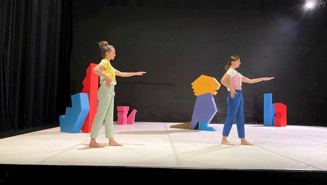 Avec 'Béaba' à Nîmes, la compagnie Labkine transforme les mots et les poèmes en mouvements dansés