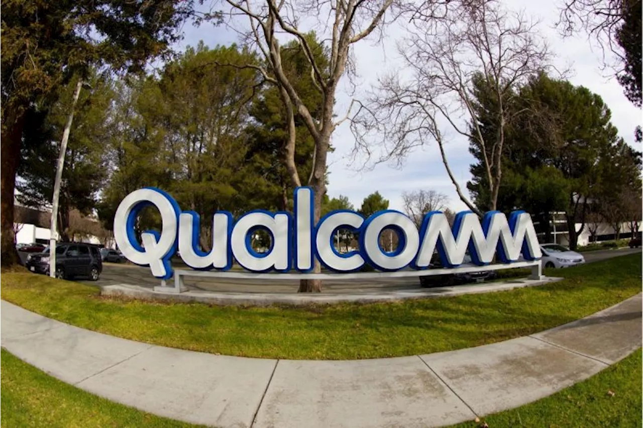 Qualcomm unveils laptop-level smartphone chip