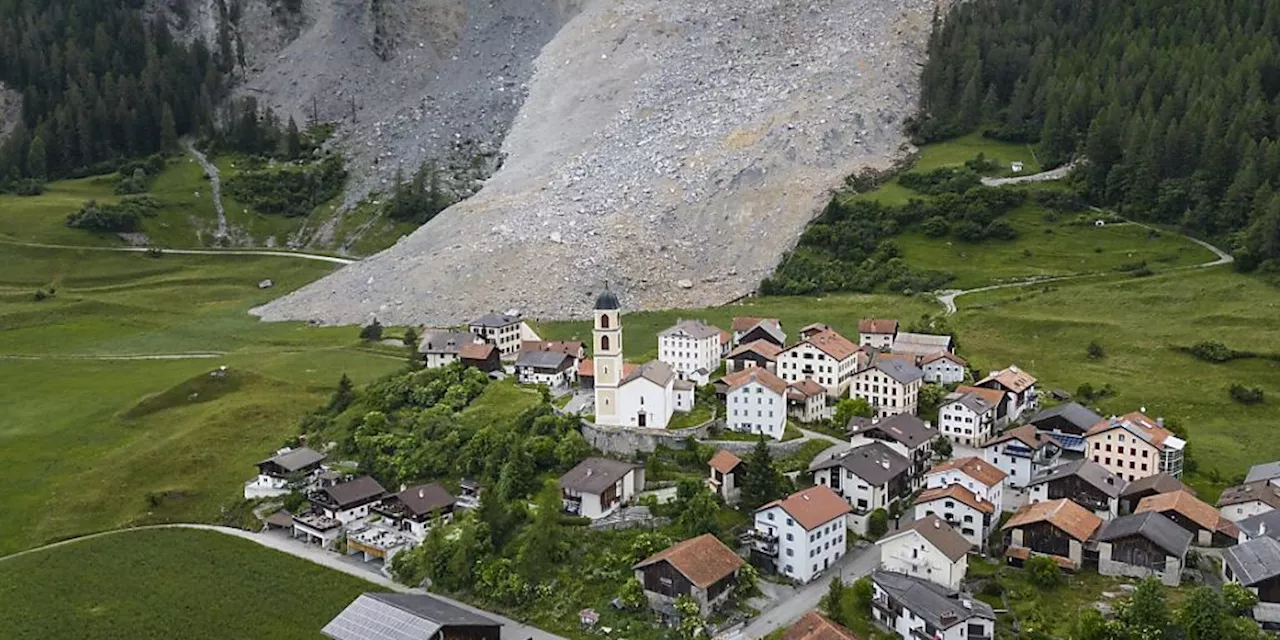 Forschende messen mit Glasfaserkabeln Felssturz von Brienz GR