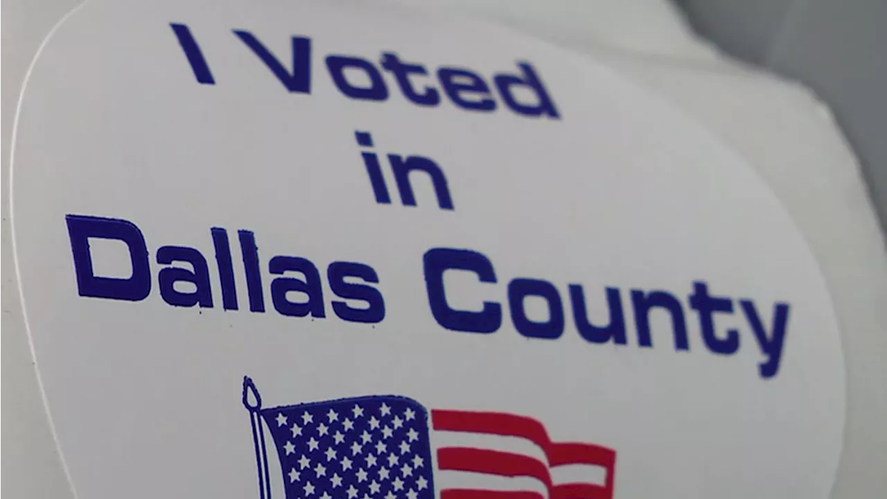 What are the days and hours for early voting in Dallas County?