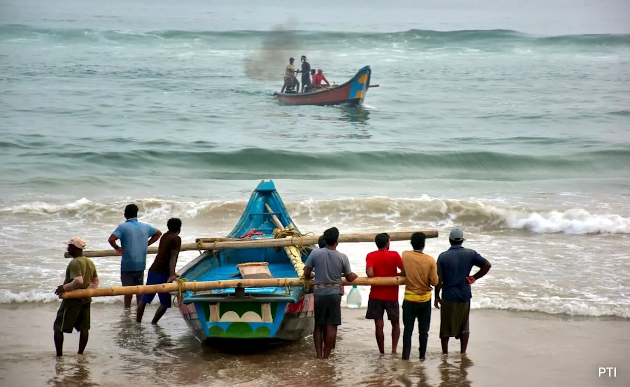 Cyclone Dana: 200 ट्रेनें रद्द-स्‍कूलें बंद, भारी बारिश और 120KM की रफ्तार से चलेगी हवा, बढ़ी बंगाल और ओडिशा की टेंशन