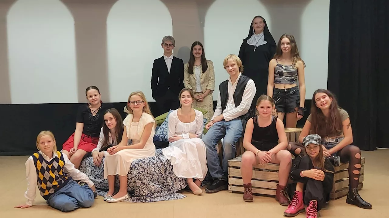 JUTHELA inszeniert „Romeo und Julia“ in der Volksschule Lassee