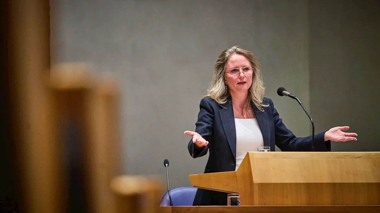 Oppositie protesteert tegen bezuinigingen op VWS-subsidies