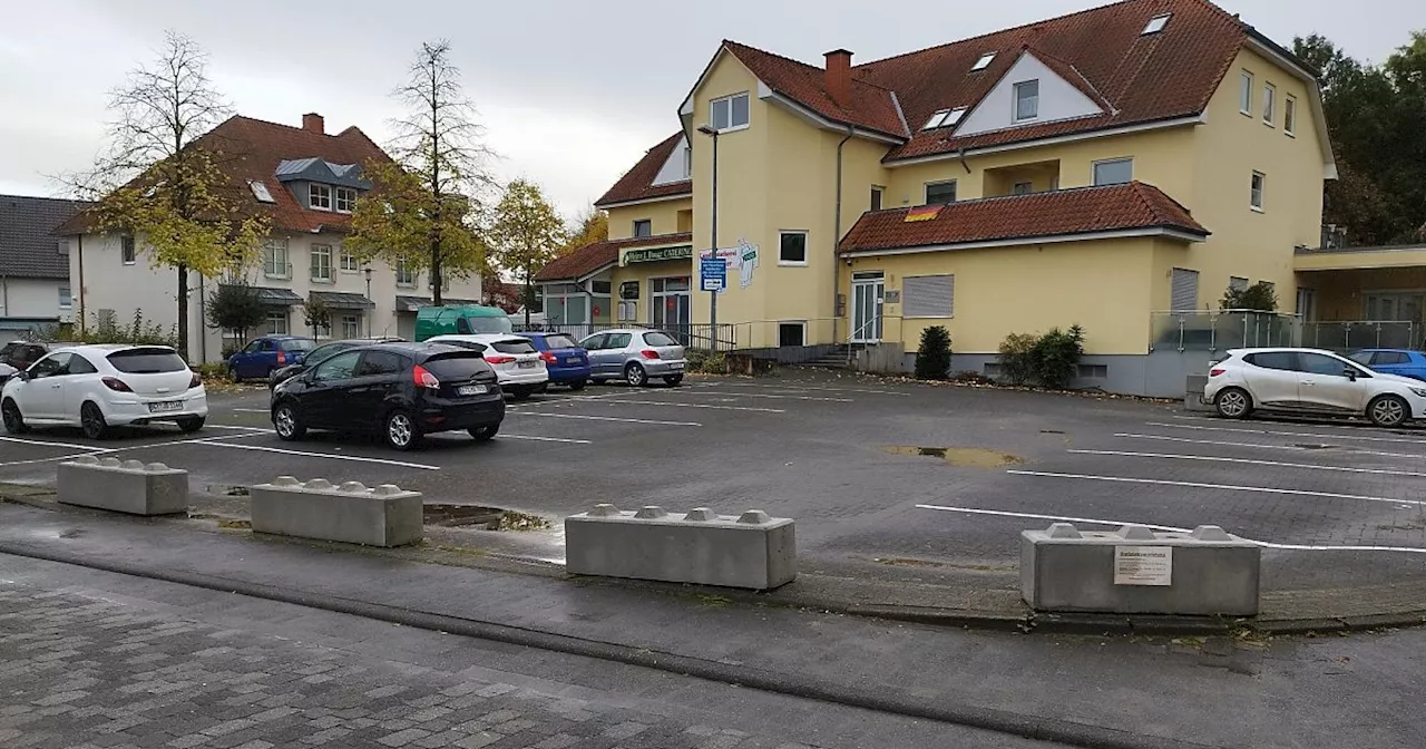 Ärger über dreiste Wildparker im Kreis Gütersloh: Eigentümer sperren ihren Parkplatz