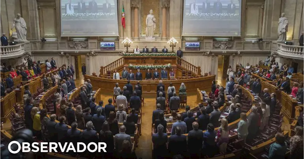 Comandos, Eanes e família Soares entre os convidados do 25 de Novembro na AR. Cerimónia vai ser idêntica à do 25 de Abril