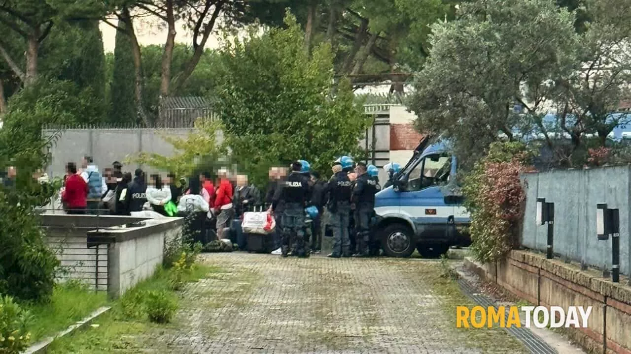 Terzo hotel occupato e terzo sgombero. Forze dell'ordine a Romanina per allontanare i latinos