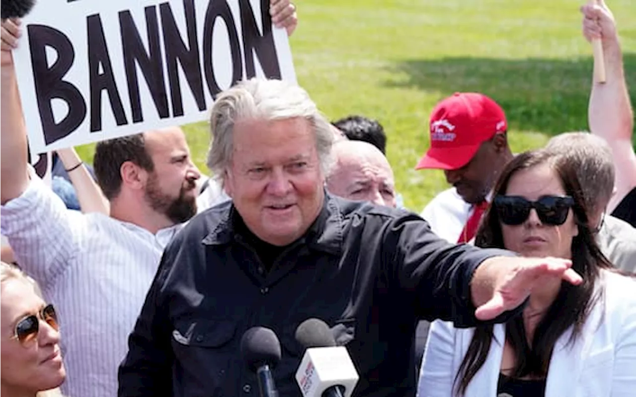 Steve Bannon scarcerato: l'ex consigliere di Trump esce di prigione