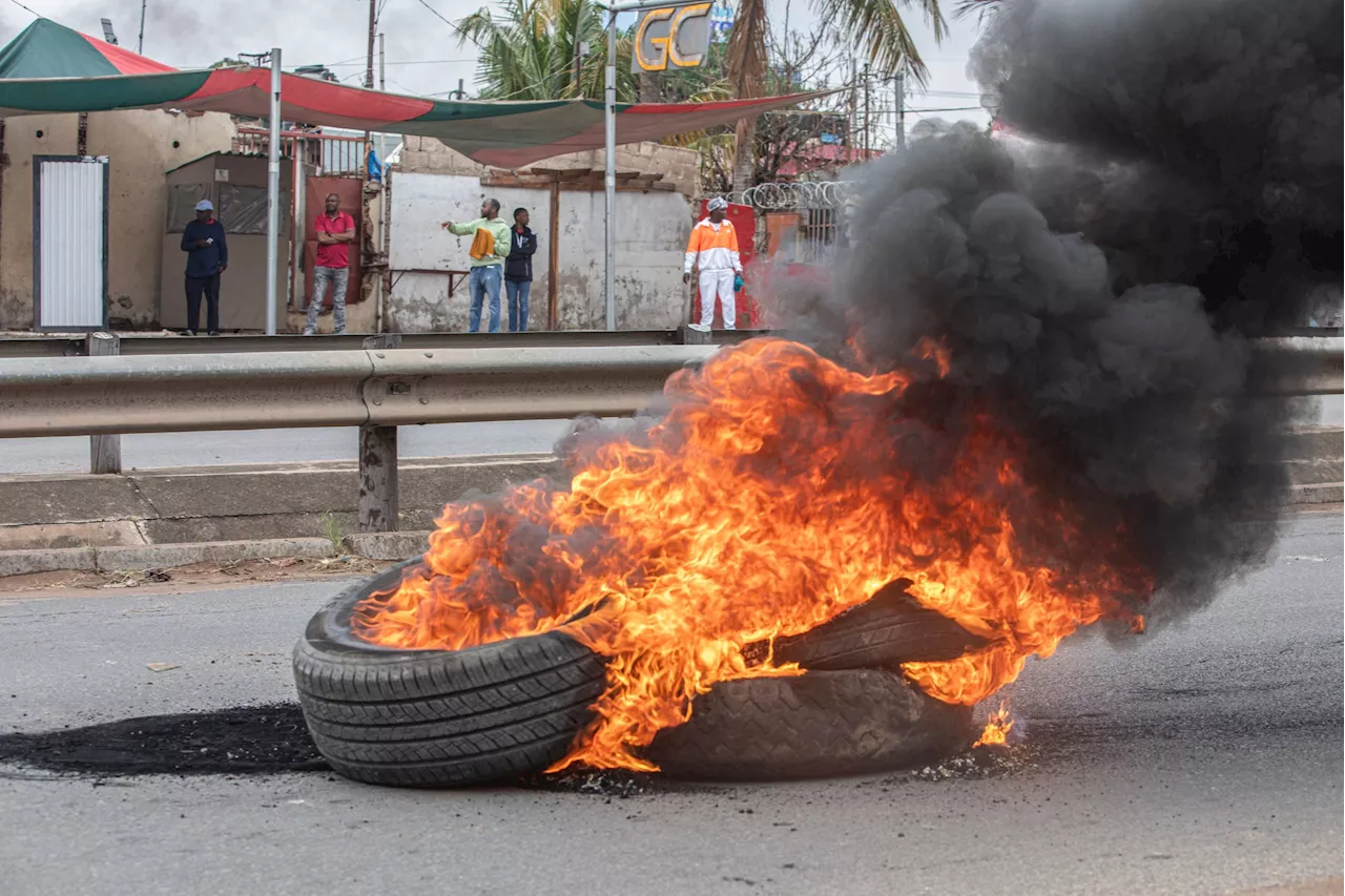 Pelo menos 30 detidos em confrontos com a polícia em Maputo