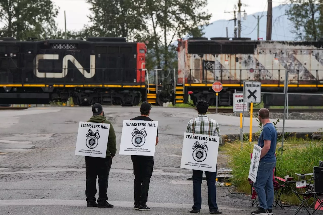 Feds’ order to end rail shutdown ‘unprecedented,’ labour tribunal says