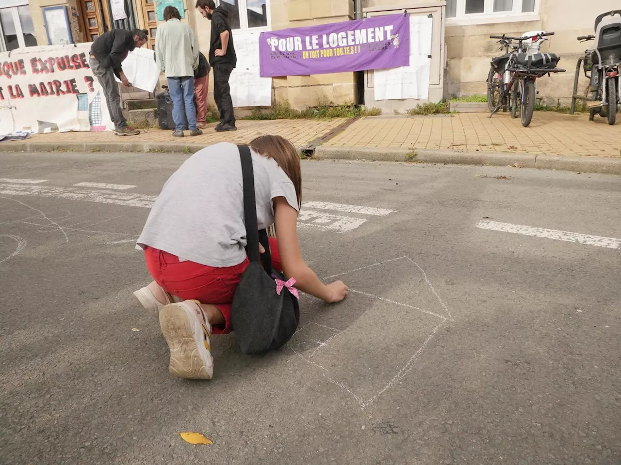 « Des enfants risquent de se retrouver à la rue » : une mobilisation en soutien aux occupants d’un squat menacé d’expulsion à Bègles