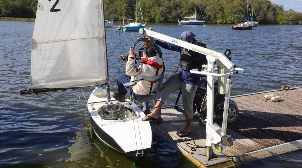 « Les sensations sont vraiment bonnes » : la handivoile a de nouveau le vent en poupe sur le lac de Soustons