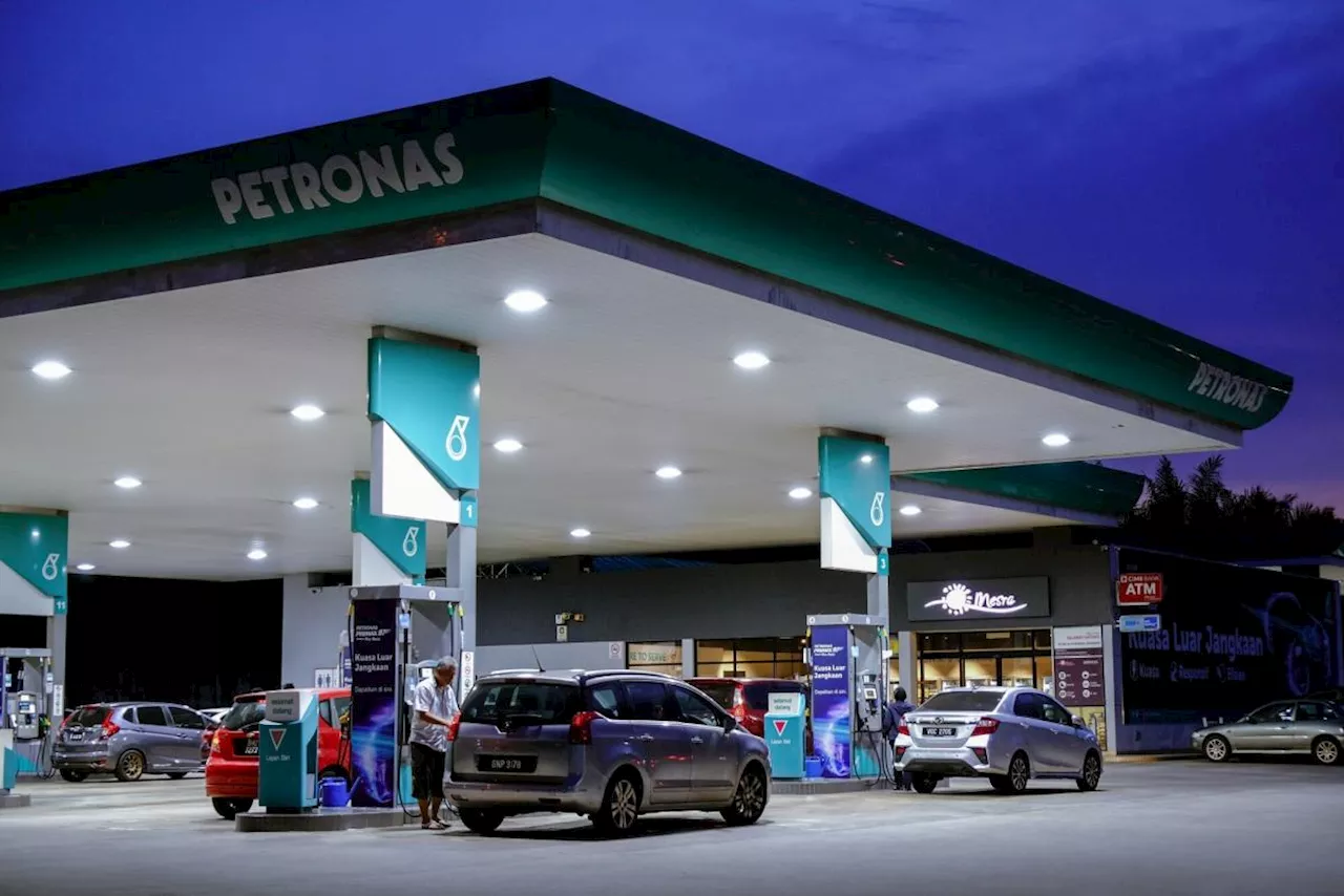 Petronas Is Said to Consider Selling Stake in Renewable Energy Unit Gentari