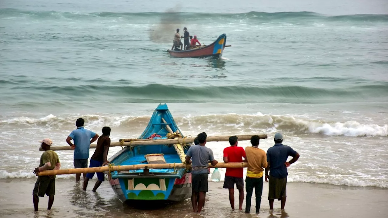 Cyclone Dana: पश्चिम बंगाल-ओडिशा की तरफ तेजी से बढ़ रहा चक्रवात 'दाना', अलर्ट मोड पर ICG