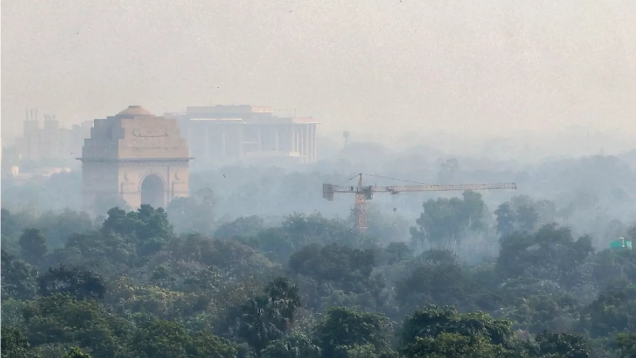 Delhi Pollution: दिवाली से पहले धुंध की चादर में लिपटी दिल्ली, 350 पहुंचा AQI, आनंद विहार में हवा की स्थिति 'गंभीर'