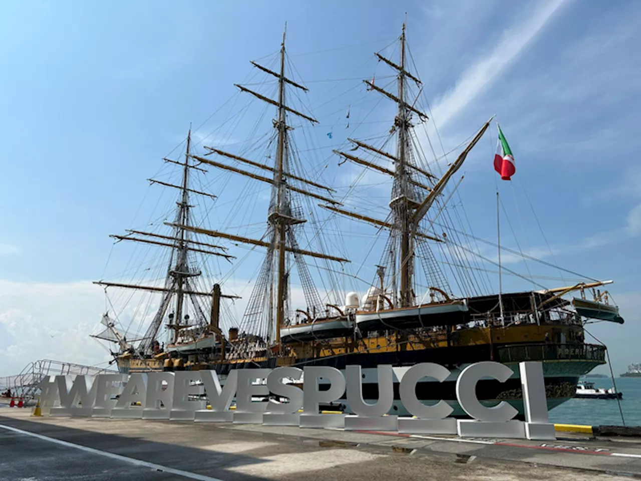 Amerigo Vespucci returns to Asia, 25th stop in Singapore