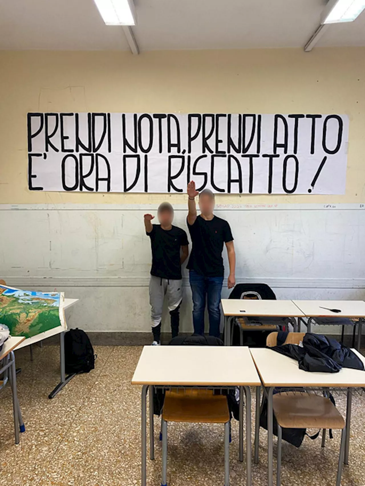 La rete degli studenti: 'Saluti romani al liceo Montessori'