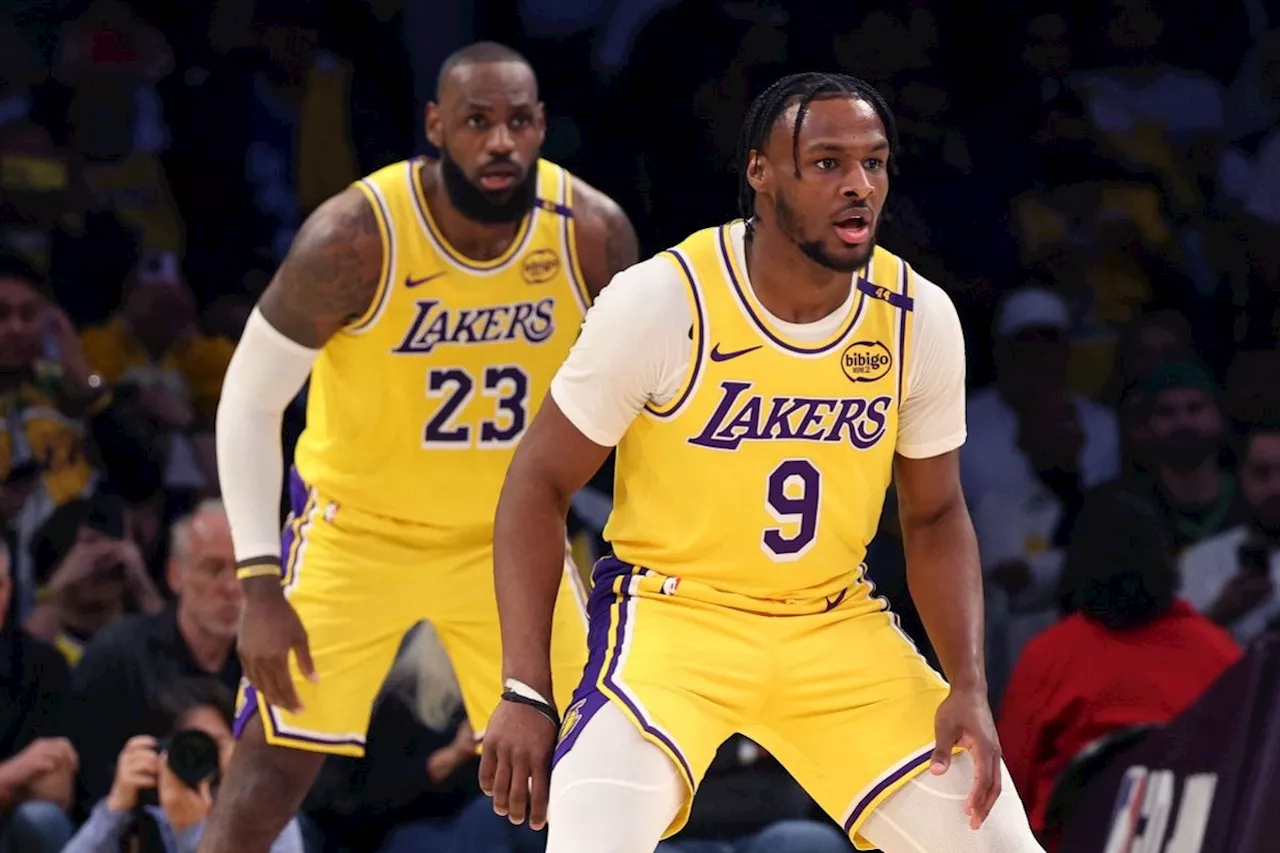 LeBron-Bronny James ukir sejarah tampil bersama di laga pembuka Lakers