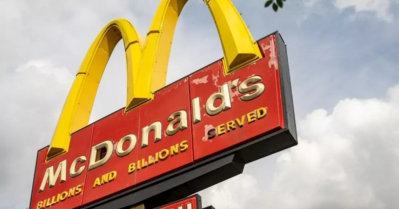 E. coli outbreak tied to McDonald’s Quarter Pounder kills 1, sickens