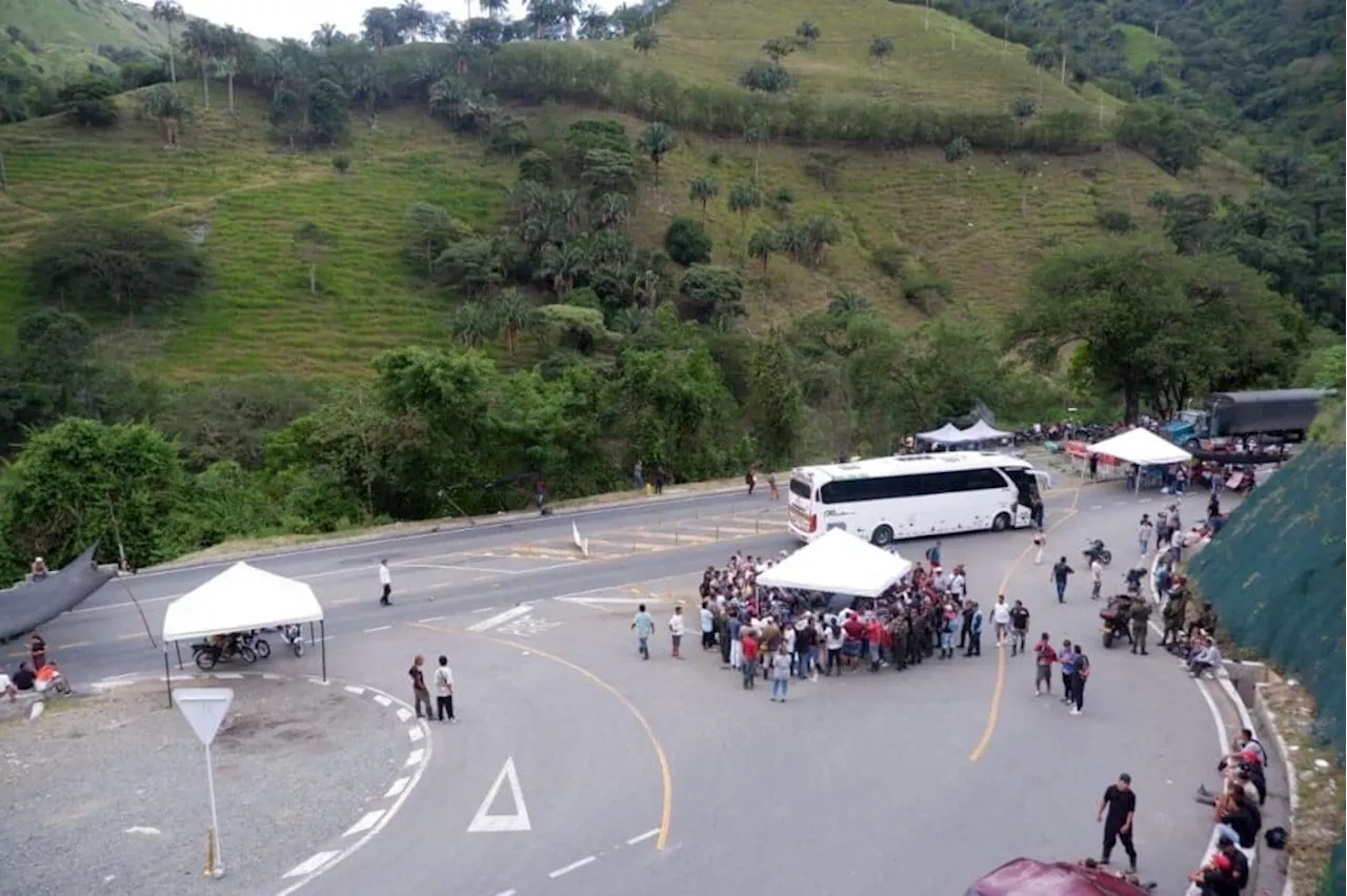 Logran acuerdo con los mineros para habilitar cada 6 horas la vía Manizales-Medellín