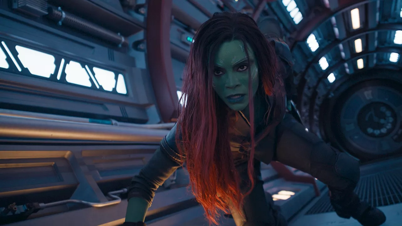 Zoe Saldaña diz que não entendeu arco de Gamora em “Vingadores”: “Queria voltar”